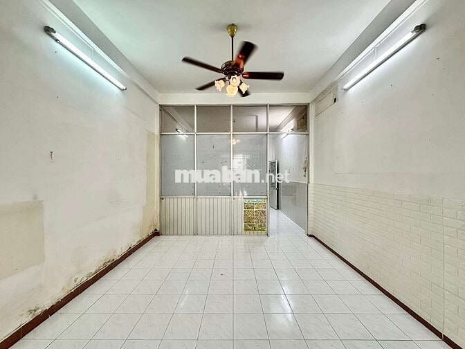 Bán nhà, 3 tháng 2, Quận10, 60m2, 7PN, 3tầng, hẻm thông, sát MT Đường