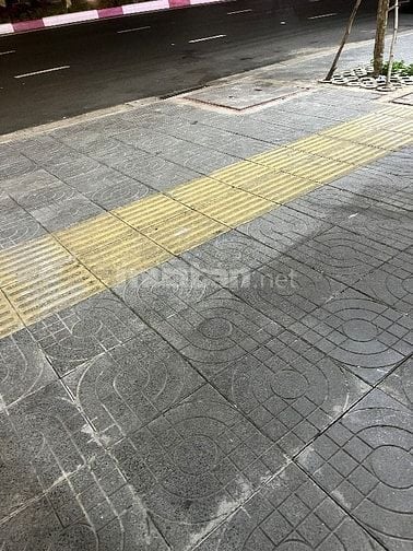 Cần bán nhà mặt tiền phường 10 đường mới làm