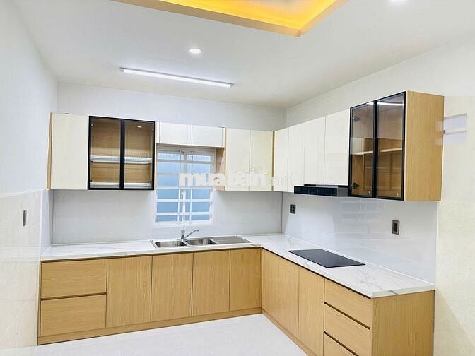 Bán nhà mới xây, 309m², hẻm ô tô, 4 phòng ngủ, Nguyễn Văn Cừ, TDM