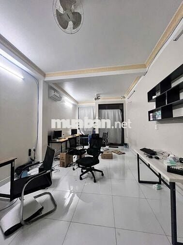 Cho thuê nhà góc 2 mặt tiền đường Lũy Bán Bích, dt 5x20 trệt 3 lầu