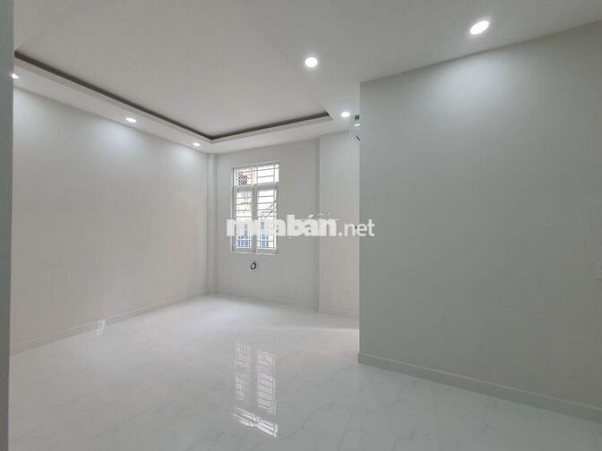 5.6 tỷ-bán nhà căn Góc 5 tầng hẻm xe hơi P15 Bình Thạnh  giáp Q1- 5PN