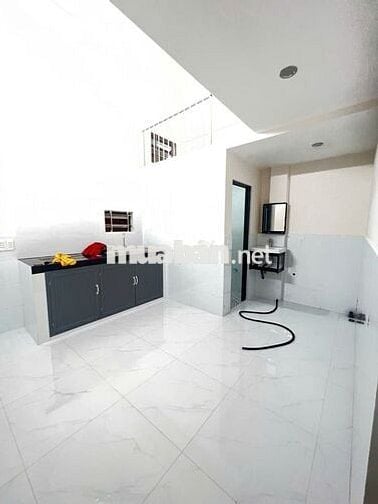 Bán nhà mới NGAY METRO đường số 17, Linh Trung , Giá 4,5Tỷ TL