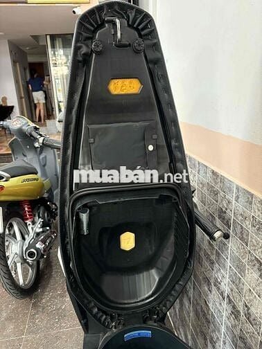Vario mẫu cũ đklđ 04/2018, dựng nhà ít chạy