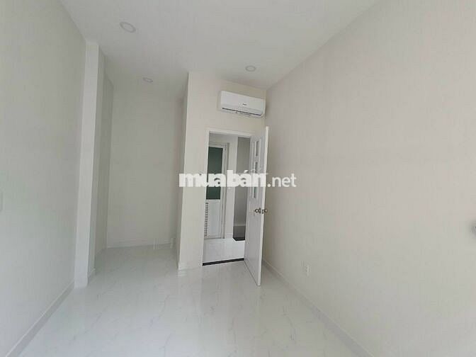 5.6 tỷ-bán nhà căn Góc 5 tầng hẻm xe hơi P15 Bình Thạnh  giáp Q1- 5PN