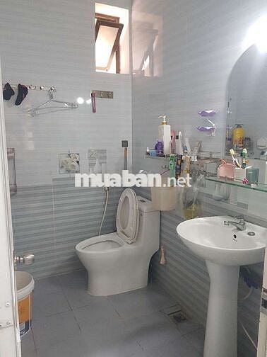 Chủ gửi bán chung cư An Sương lầu 1 dt 70m2, có 2pn,2wc