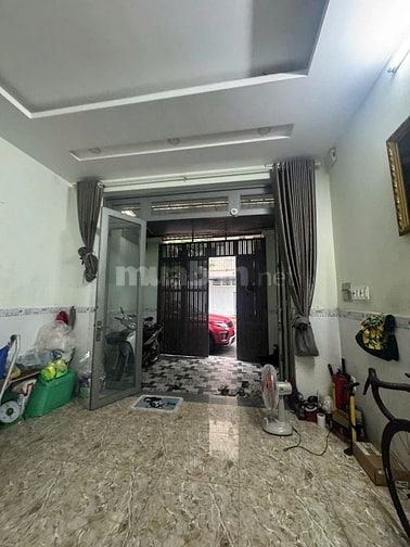 Bán nhà Lê Văn Phan, Vị trí đẹp. 4,1x12,5m. 4 Tầng kiêng cố, chính chủ