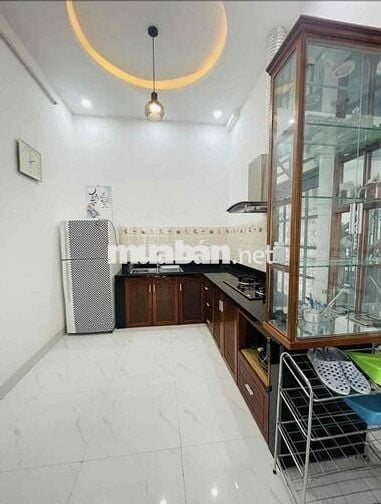 Tìm nữ ở ghép phòng ban công trong nhà nguyên căn
