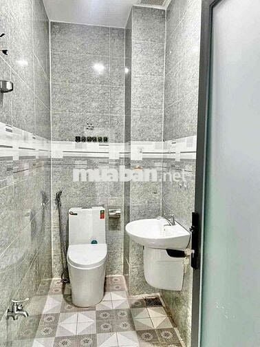 NHÀ 3 PHÒNG MẶT TIỀN ĐƯỜNG SỐ KHU TÊN LỬA