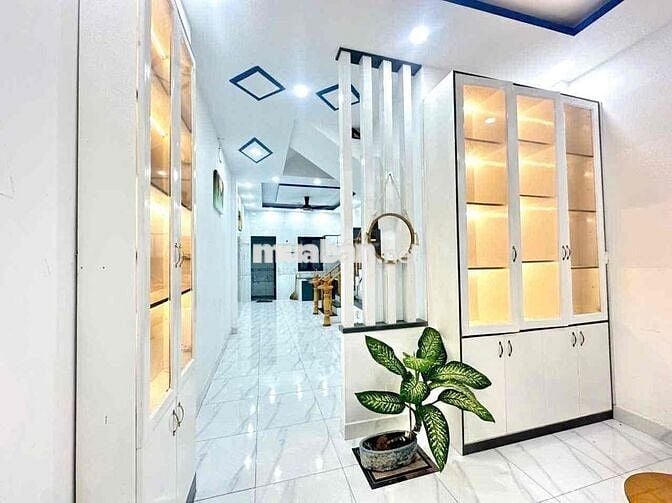 NHÀ 3 PHÒNG MẶT TIỀN ĐƯỜNG SỐ KHU TÊN LỬA