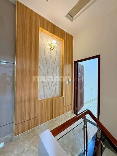 Bán gấp nhà ngay Ung Văn Khiêm giá 3tỷ640 69m2,gần trường học gần TT