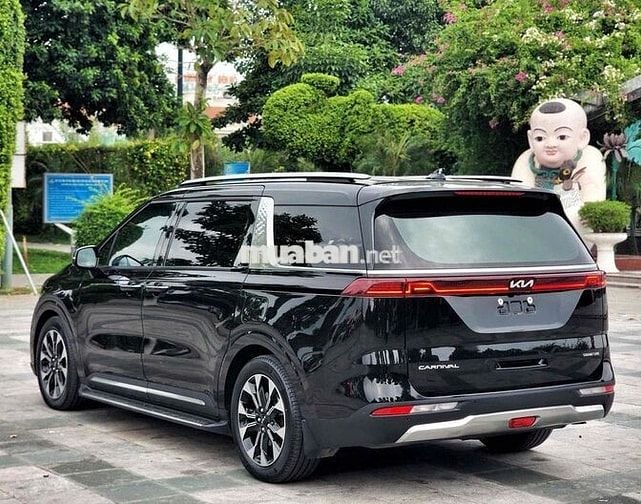 Kia Carnival 2023 Signature 2.2D - 33000 km