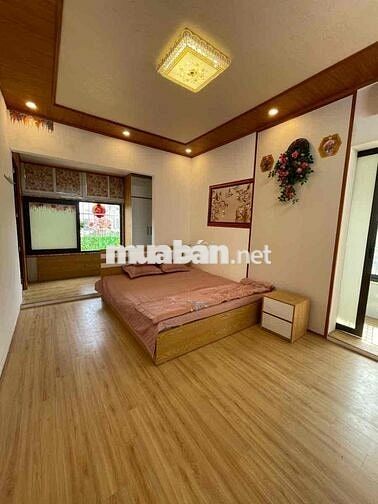 Lô góc TT phố Lạc Trung nhà đẹp 2 thoáng 3PN 2WC có bãi xe 90m T4 giá