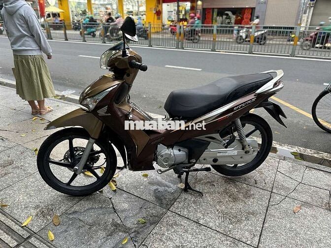 Honda future mập Fi 2013  mới 90% Bstp chính chủ