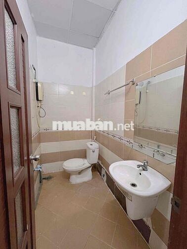 CHO THUÊ PHÒNG TRỌ CÓ CỬA SỔ THOÁNG ĐẦY ĐỦ NỘI THẤT NGAY LÊ ĐẠI HÀNH