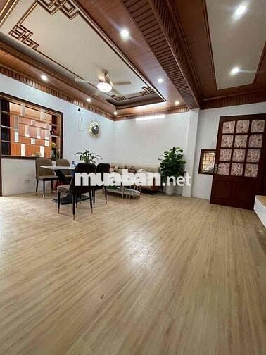 Lô góc TT phố Lạc Trung nhà đẹp 2 thoáng 3PN 2WC có bãi xe 90m T4 giá