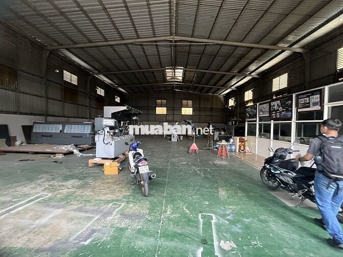 CHO THUÊ XƯỞNG 600M2 ĐƯỜNG XE CÔNG SẠCH ĐẸP CAO RÁO CÓ 3 PHA