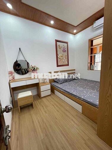Lô góc TT phố Lạc Trung nhà đẹp 2 thoáng 3PN 2WC có bãi xe 90m T4 giá