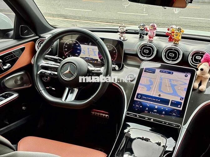 Mercedes Benz C 300AMG lăn bánh ***0 km