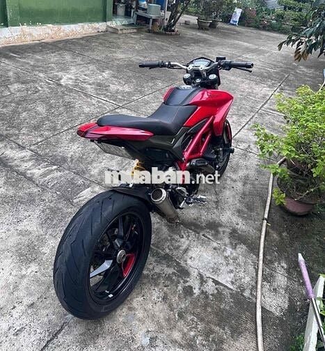 HyperMotard 821 2015 HQCN 133 triệu