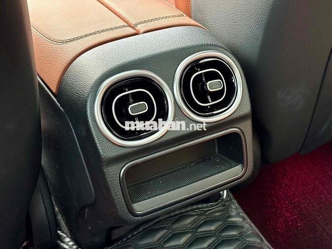 Mercedes Benz C 300AMG lăn bánh ***0 km