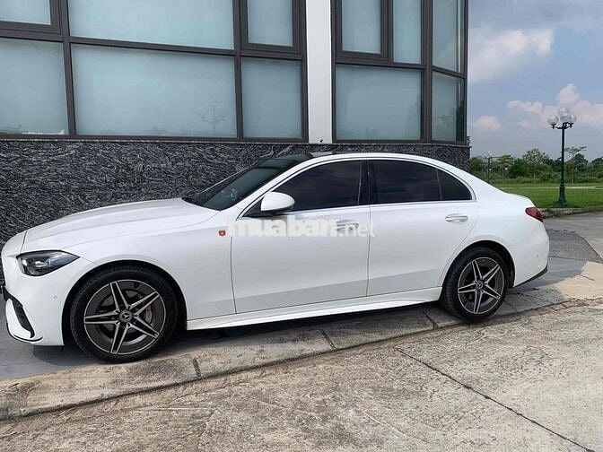 Mercedes Benz C 300AMG lăn bánh ***0 km