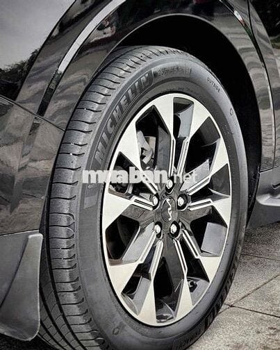 Kia Carnival 2023 Signature 2.2D - 33000 km