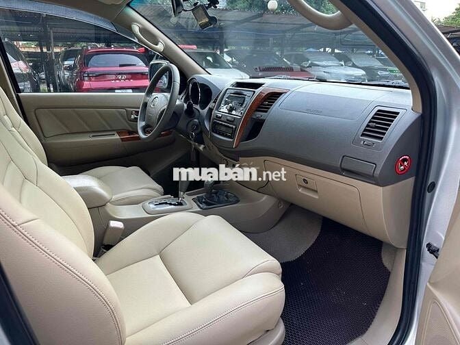 Toyota Fortuner 2010 2.7V 4x4 AT - 150000 km 1 Chủ