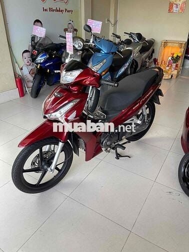 future 125cc . 2023 . máy zin im . áo đẹp ko trầy