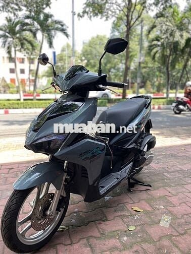 Xe máy Honda Air Blade 125 màu xám 2017