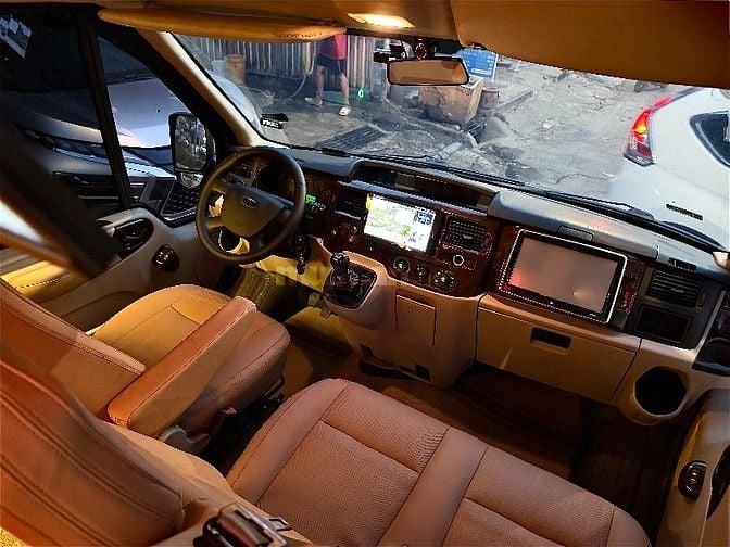 for transit sx : 2017 limousine 9 ghế 