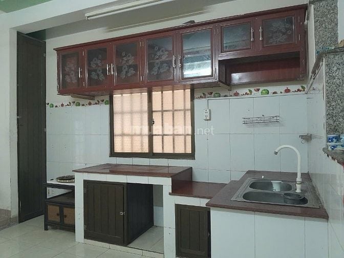 Cho thuê nhà nguyên căn,1 phòng khách, 1 lửng, 3 lầu, 4 wc, có cửa hậu