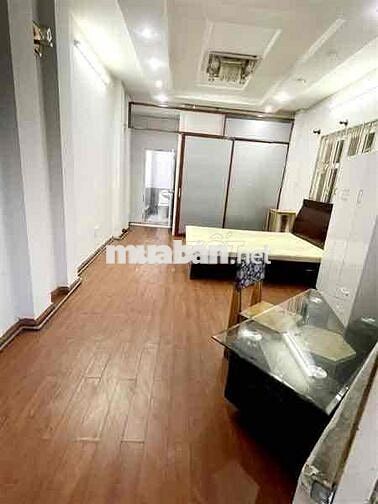 Hạ từ 14 về 11,5tỷ. Mặt tiền cho thuê 40tr.