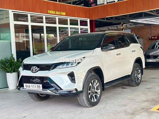 Toyota Fortuner 2024 Legender 2.4 AT 4x2 - 6700 km