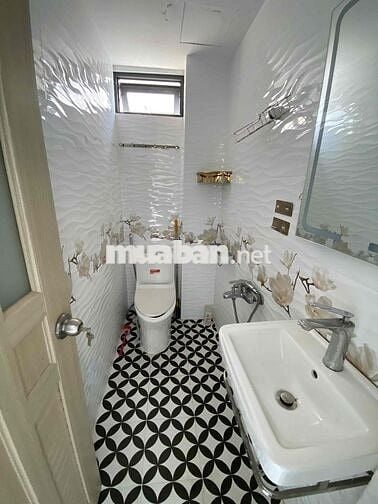 SIÊU HOT CĂN GÓC TRẮNG TINH - Nguyễn Cảnh Chân, Q.1- 3 phòng ngủ 3wc