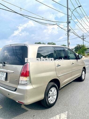 NHÀ BÁN INNOVA V AT (tự động) ĐỜI 2011 CƯC ZIN