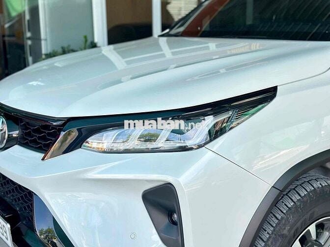 Toyota Fortuner 2024 Legender 2.4 AT 4x2 - 6700 km
