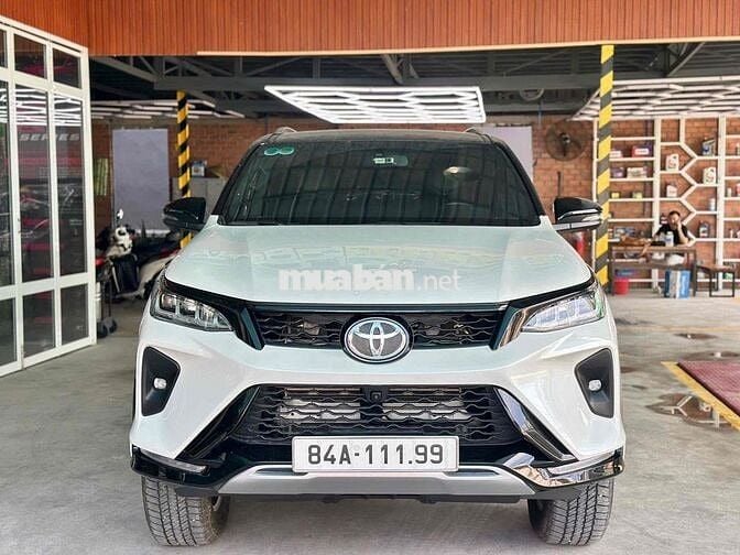 Toyota Fortuner 2024 Legender 2.4 AT 4x2 - 6700 km