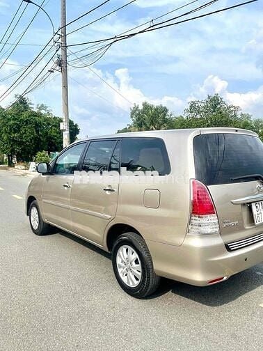 NHÀ BÁN INNOVA V AT (tự động) ĐỜI 2011 CƯC ZIN