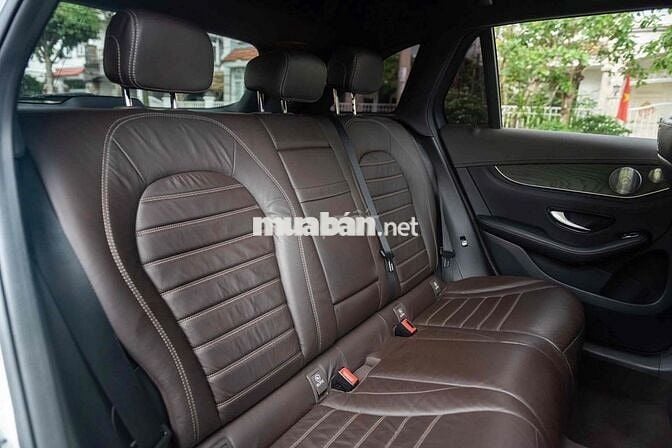 LONG ANH AUTO về Mercedes GLC300 4Matic model 2019