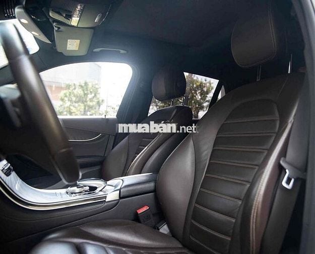 LONG ANH AUTO về Mercedes GLC300 4Matic model 2019