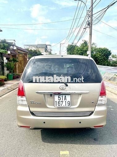 NHÀ BÁN INNOVA V AT (tự động) ĐỜI 2011 CƯC ZIN