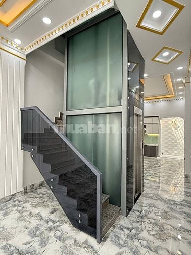 Mặt tiền 23 đường 24A ngay chợ mới tinh có thang máy
