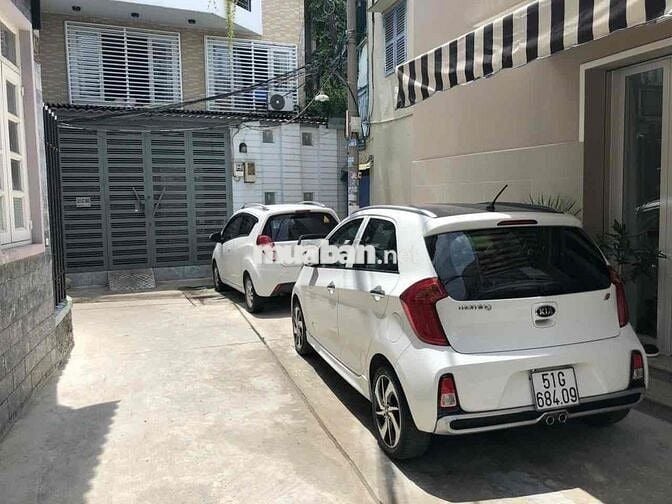 Chính chủ bán nhà khu đệ nhất khách sạn