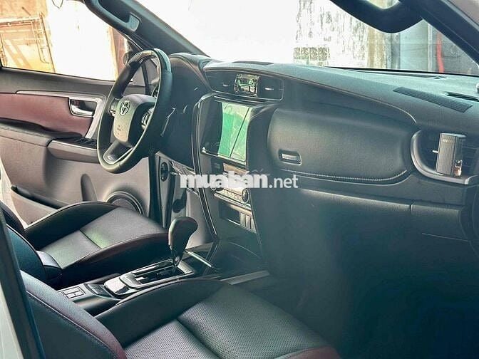 Toyota Fortuner 2024 Legender 2.4 AT 4x2 - 6700 km