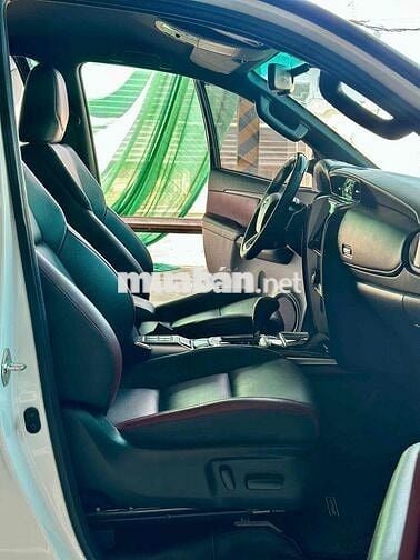 Toyota Fortuner 2024 Legender 2.4 AT 4x2 - 6700 km