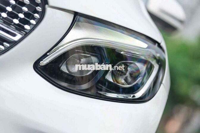 LONG ANH AUTO về Mercedes GLC300 4Matic model 2019