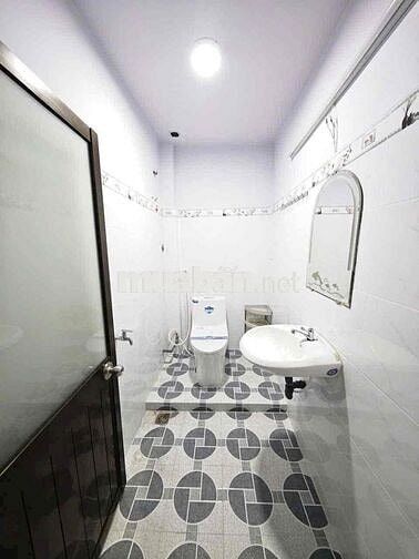 NHÀ 4 PHÒNG MẶT TIỀN NGUYỄN VĂN LUÔNG SẴN NỘI THẤT