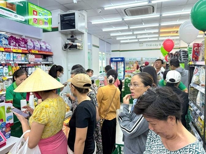 Tuyển Gấp Nhân Sự Trung Tuổi/Lớn Tuổi Phụ Bán Hàng, Tạp Vụ, Bảo Vệ 