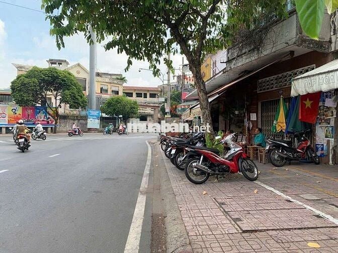 NHÀ 2 MẶT TIỀN KD TRƯỚC SAU( 4m x 10m) MINH PHỤNG Q11
