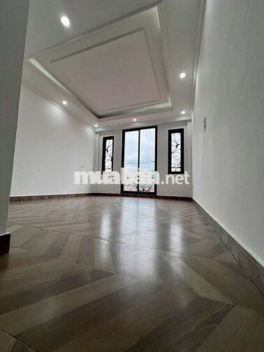 BÁN NHÀ Ở CẦU GIẤY - 50M2 RỘNG - 7 TẦNG THANG MÁY - OTO ĐỖ CỬA VÔ NHÀ